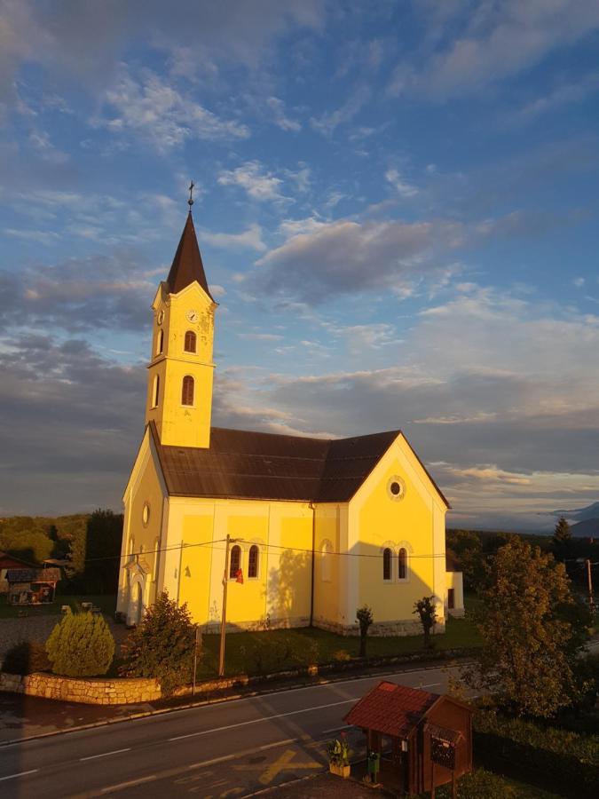 Accommodation "Old Town Dreznik" 拉科维察 外观 照片