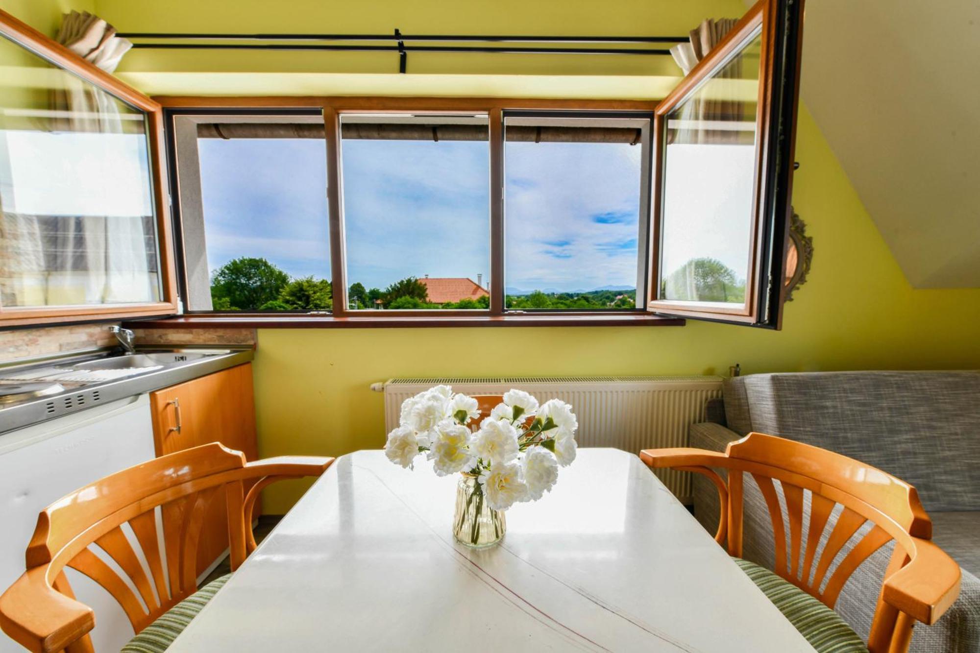 Accommodation "Old Town Dreznik" 拉科维察 外观 照片