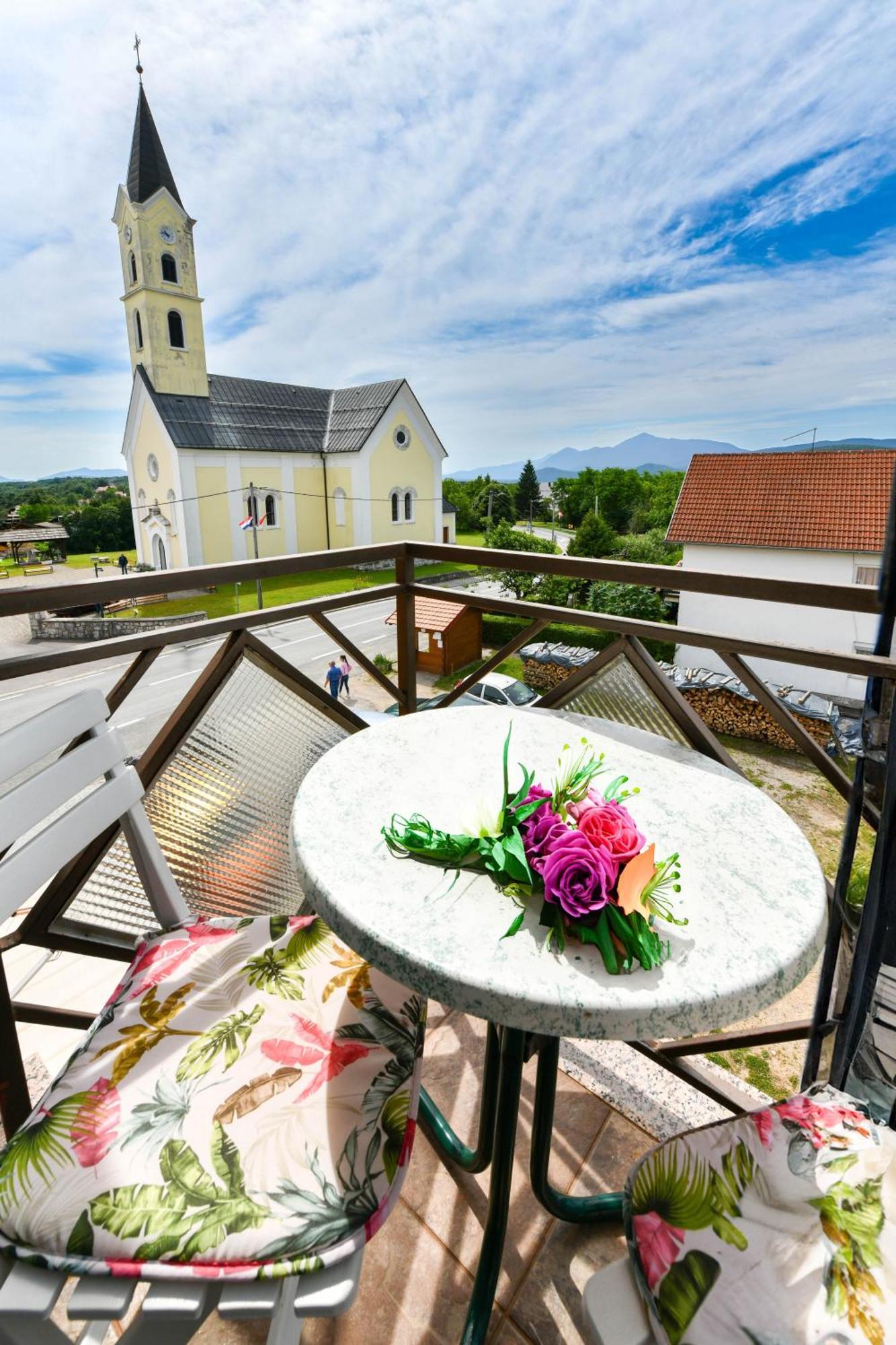 Accommodation "Old Town Dreznik" 拉科维察 外观 照片